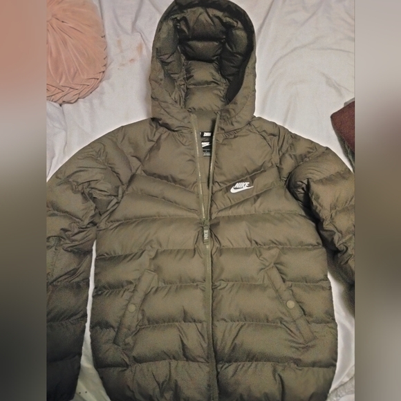 Nike Jackets & Blazers - Girls Women's Nike Puffer Coat Green sz Large NICE!
